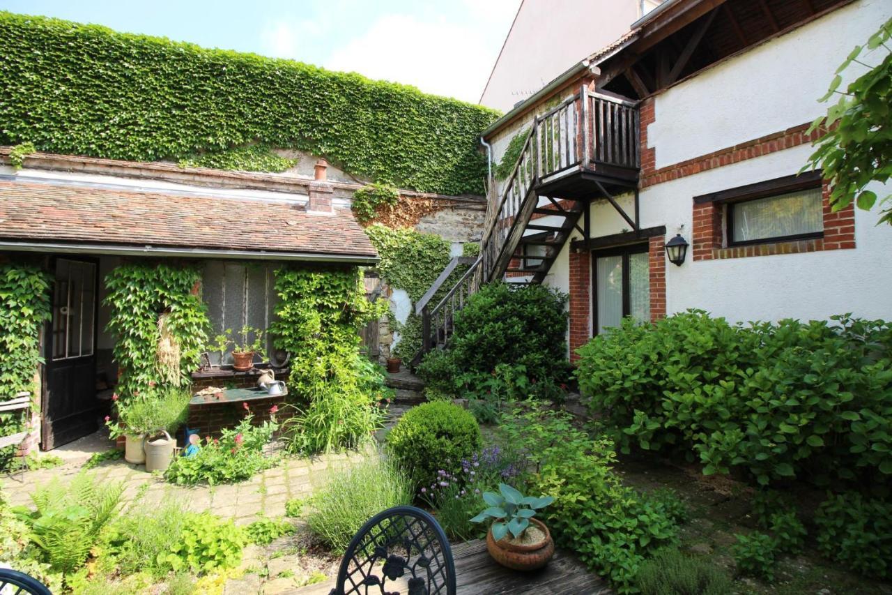 Jardin De Mathilde Bed and Breakfast Nangis Exteriör bild